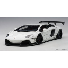 LAMBORGHINI AVENTADOR "LIBERTY WALK" BLANCHE