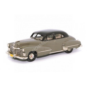 CADILLAC 62 4 PORTES SEDAN 1947 GRIS FONCE/GRIS CLAIR