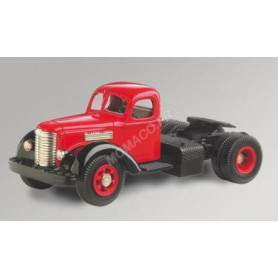 INTERNATIONAL KB-12 TRACTEUR DE SEMI 1947 ROUGE