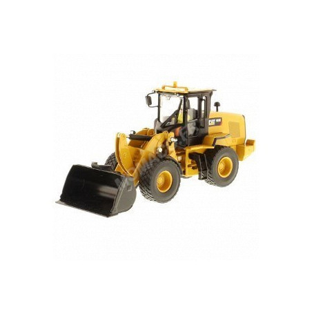 CATERPILLAR 938K CHARGEUSE SUR PNEUS AVEC GODET PUIS FOURCHE ET FIGURINE