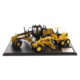 CATERPILLAR NIVELEUSE SERIES EVOLUTION 12 ET 12M3 AVEC FIGURINE