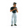 FIGURINE JUAN MANUEL FANGIO ATTACHANT SON CASQUE