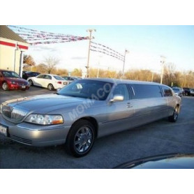 LINCOLN LIMOUSINE 2000 OR