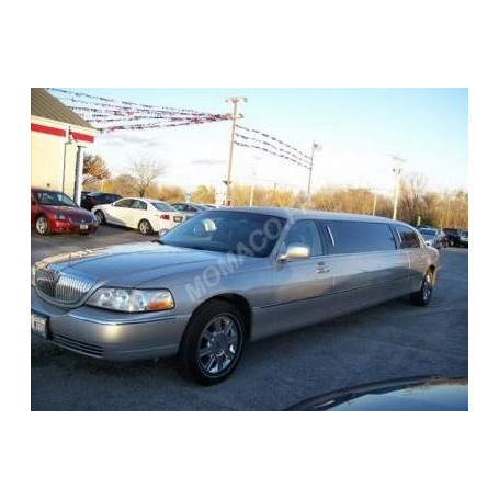 LINCOLN LIMOUSINE 2000 OR