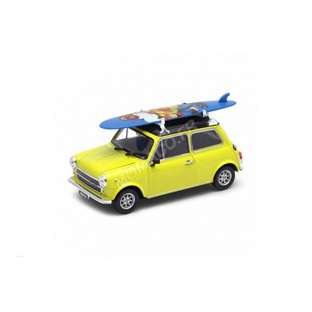 AUSTIN MINI COOPER 1300 AVEC PLANCHE DE SURF