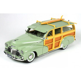 CHEVROLET WOODIE 1948 VERT AVEC PLANCHE DE SURF