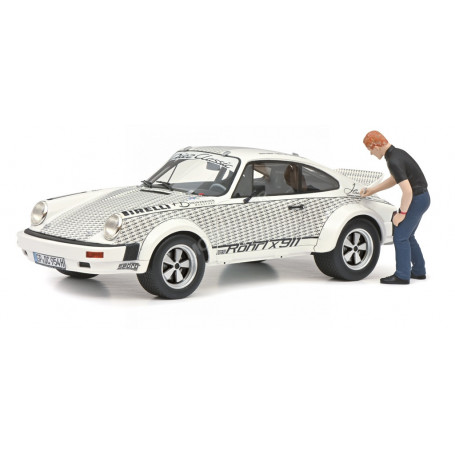 PORSCHE 911 "RÃ–HRL X911" AVEC FIGURINE WALTER ROHRL (EPUISE)"