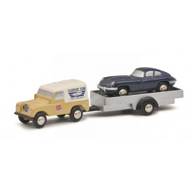 LAND ROVER "BRITISH CLASSIC CAR SERVICE" AVEC REMORQUE ET JAGUAR E-TYPE BLEUE (EPUISE)