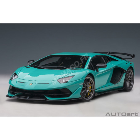 LAMBORGHINI AVENTADOR SVJ BLEU