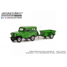 NISSAN PATROL 1972 AVEC REMORQUE CARGO VERT