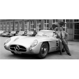 MERCEDES-BENZ 300 SLR COUPE 1955 INTERIEUR BLEU AVEC FIGURINE RUDOLF UHLENHAUT ET PLAQUE