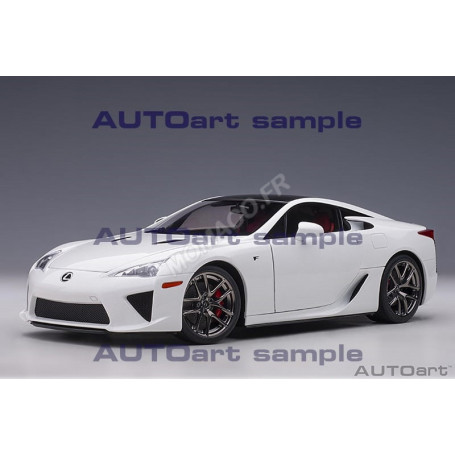 LEXUS LFA BLANC/NOIR
